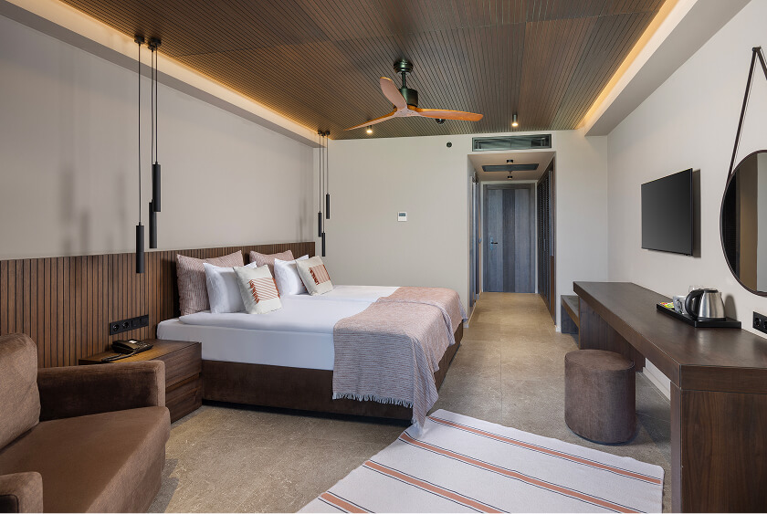 Jacaranda Luxury Konaklama Standart Havuz Manzaralı Oda List Kart 3