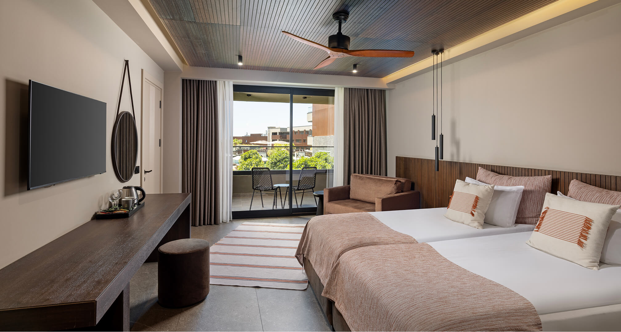 Jacaranda Luxury Konaklama Standart Havuz Manzaralı Oda Galeri 2