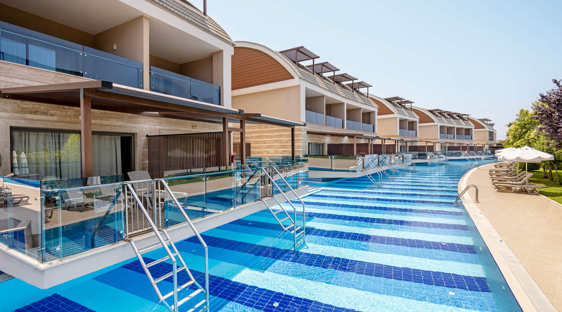 Jacaranda Hotels Konaklama Gol Evi Aile Odası Banner